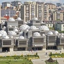Arkitektët e Kosovës s’pajtohen se Biblioteka Kombëtare është e shëmtuar