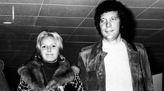 I vdiq gruaja, ikona braktis muzikën?