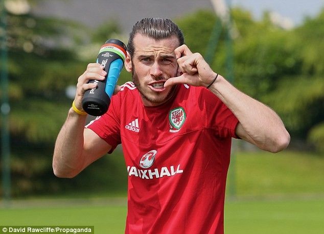 Daily Mail të impresionuar me këmbët e Bale, por i kanë parë ato të Shaqirit? (Foto)