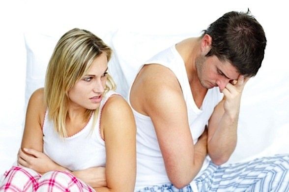 Unhappy-couple-in-bed-05