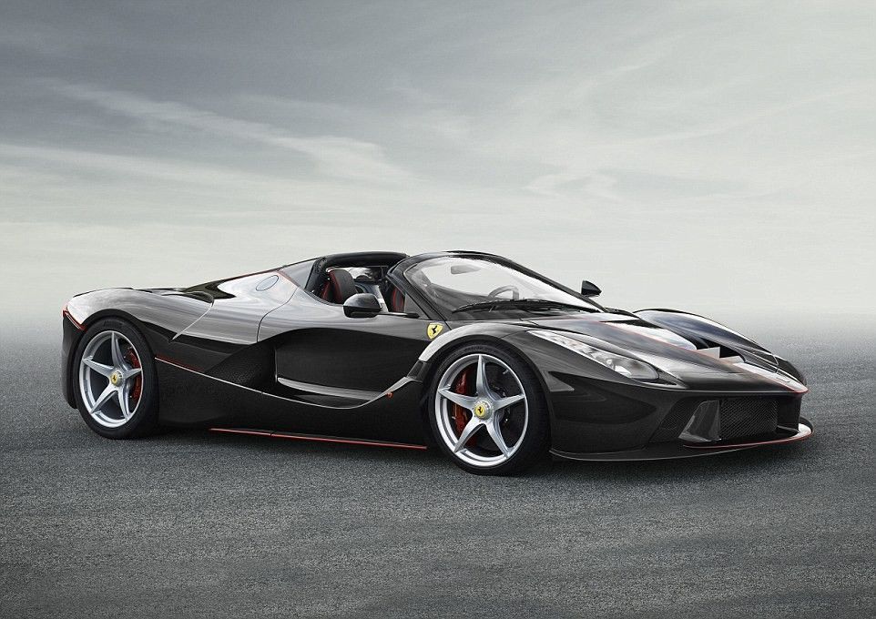 Ferrari lason hibridin e hapur LaFerrari Aperta qe kushton 1 3 milione euro foto 2