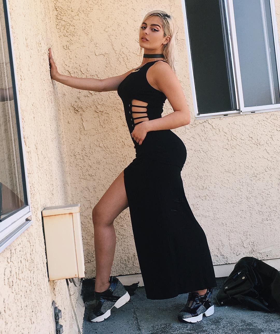 Bebe Rexha me krenari tregon fizikun e saj.