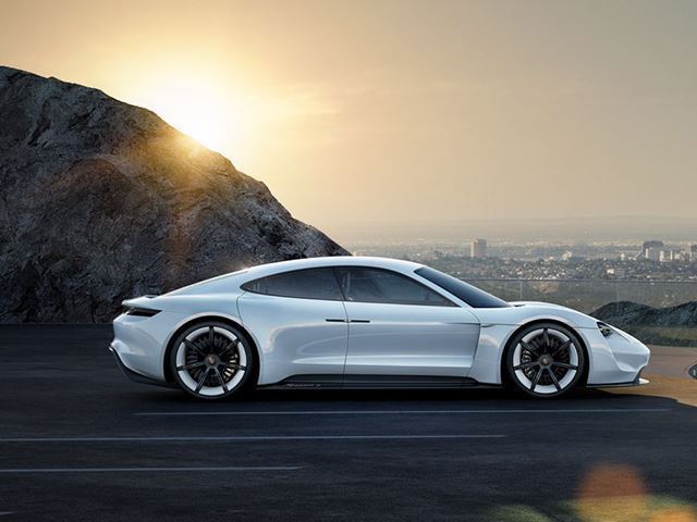 Porsche do të prodhojë disa vetura të bazuara në modelin Mission E foto 2